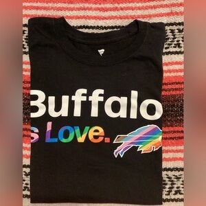 Fanatics Buffalo is Love t shirt-SZ L